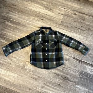 Eddie Bauer button sherpa lined flannel. Size 4/5. Green and black plaid.